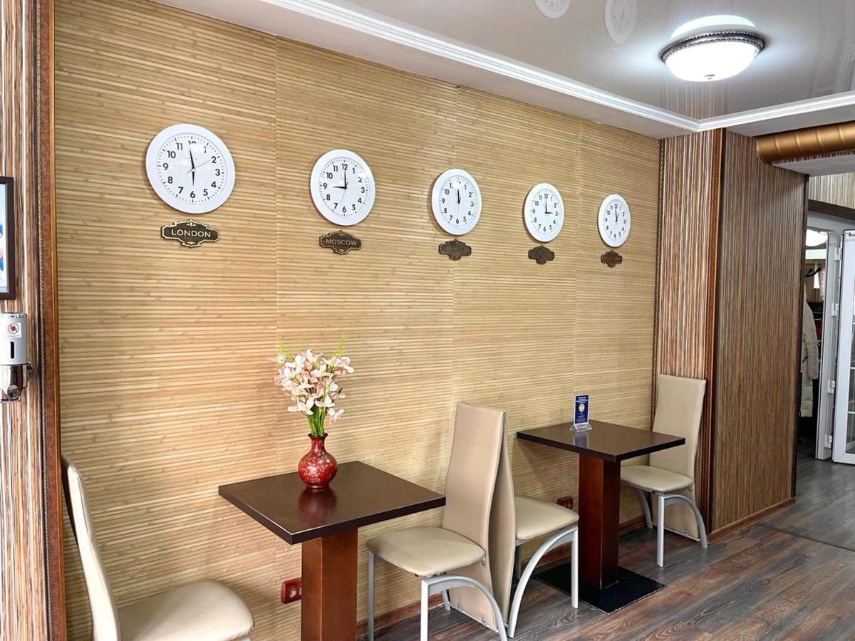 Les Mini Hotel Алма Ата Екстериор снимка