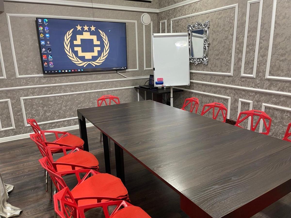 Les Mini Hotel Алма Ата Екстериор снимка